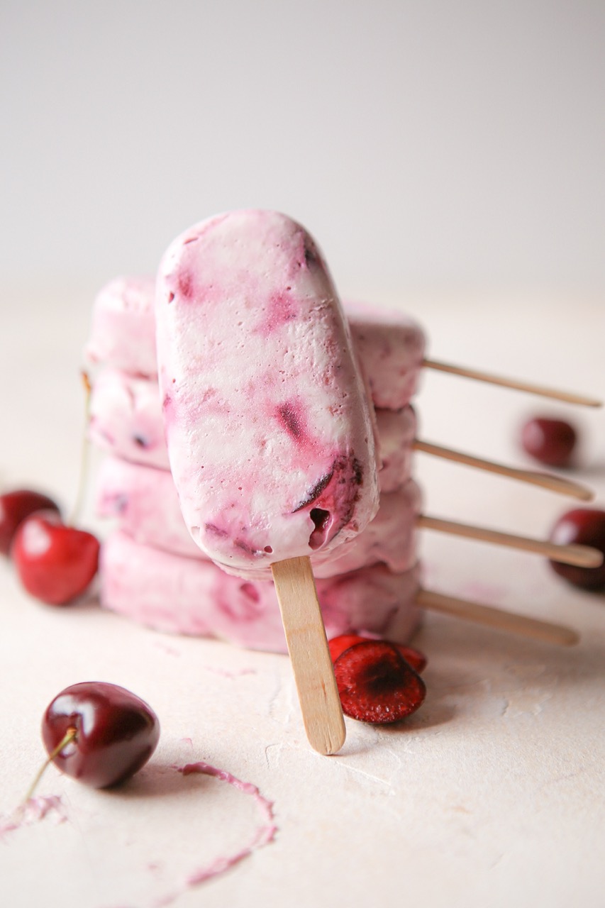 a cherry cheesecake popsicles
