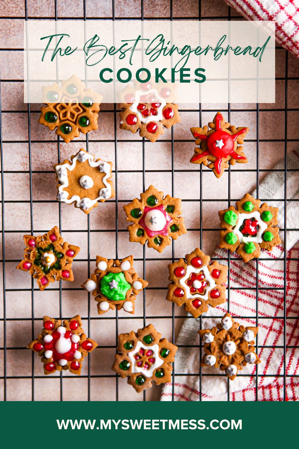 Little decorated snowflake gingerbread cookies.